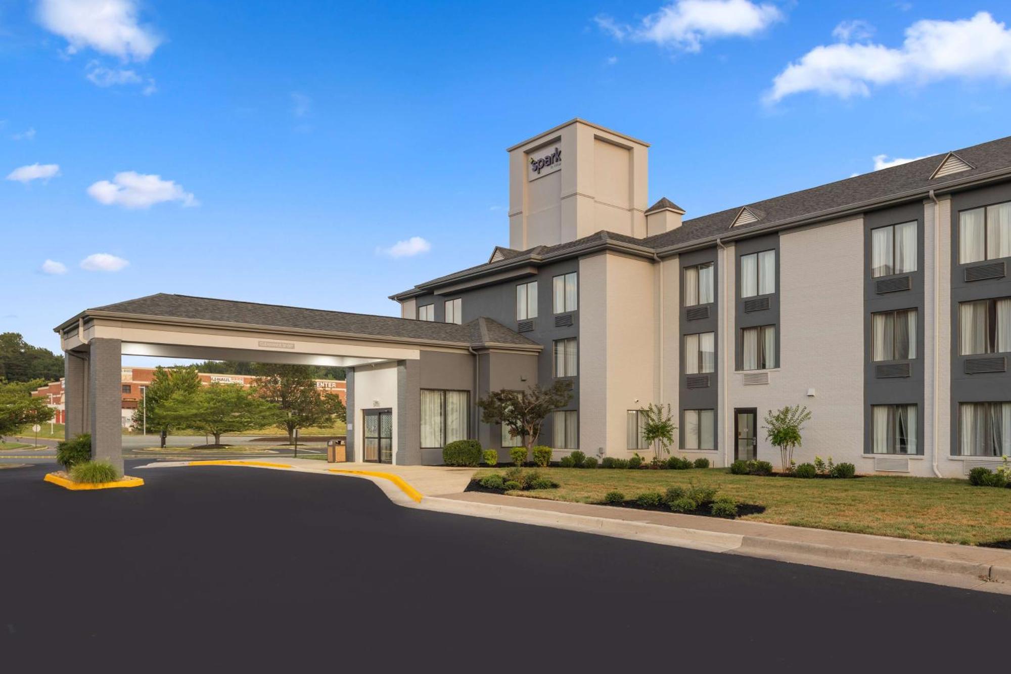 Spark By Hilton Southpoint Hotel Fredericksburg